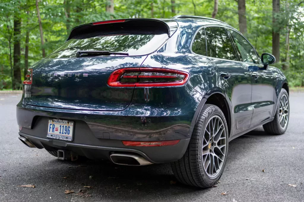 suv-porsche-macan-z-2018-roku