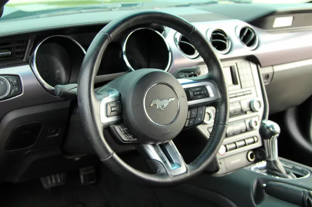 uzywany-ford-mustang-v8