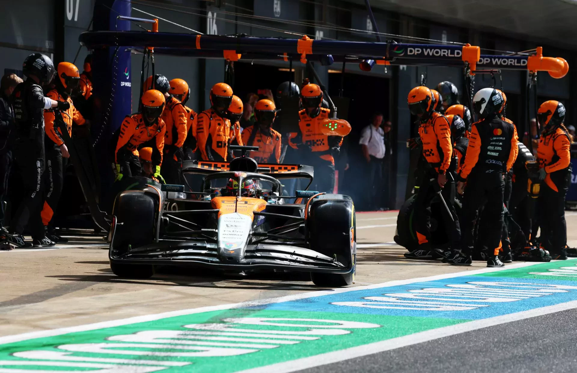 zmiana opon opony czas Formuła 1 McLaren F1 Red Bull