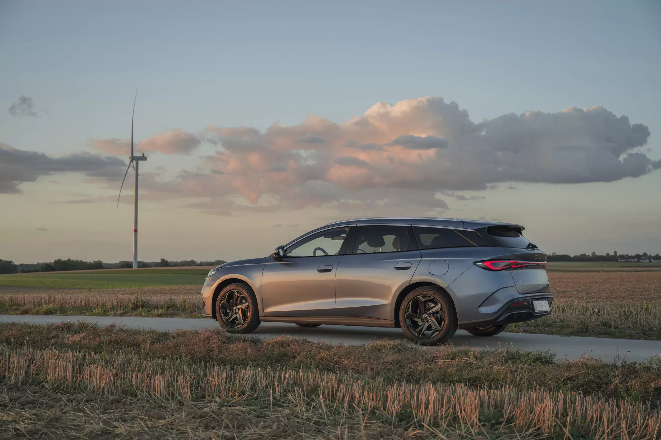 funkcjonalne jak SUV kombi 2025_BYD_SEAL 6 PHEV