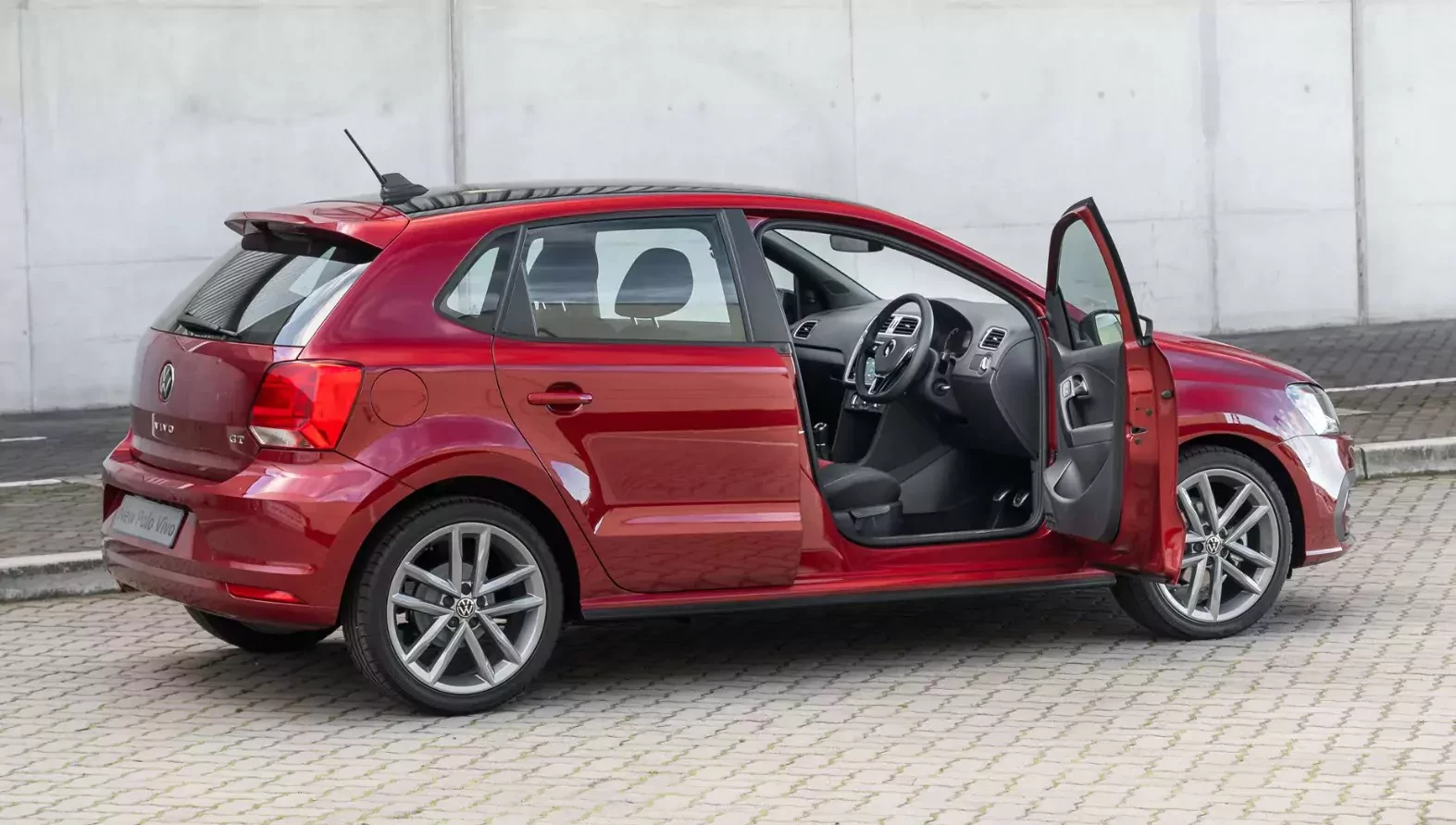 Volkswagen zrobił zbyt dobry samochód i ma problem. Niemiecka marka chciałaby zakończyć produkcję starej generacji, ale tu nie ma jak