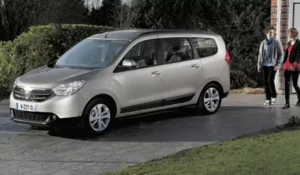 Dacia Lodgy minivan rodzinny samochód cena ceny używany opinie oceny zalety wady