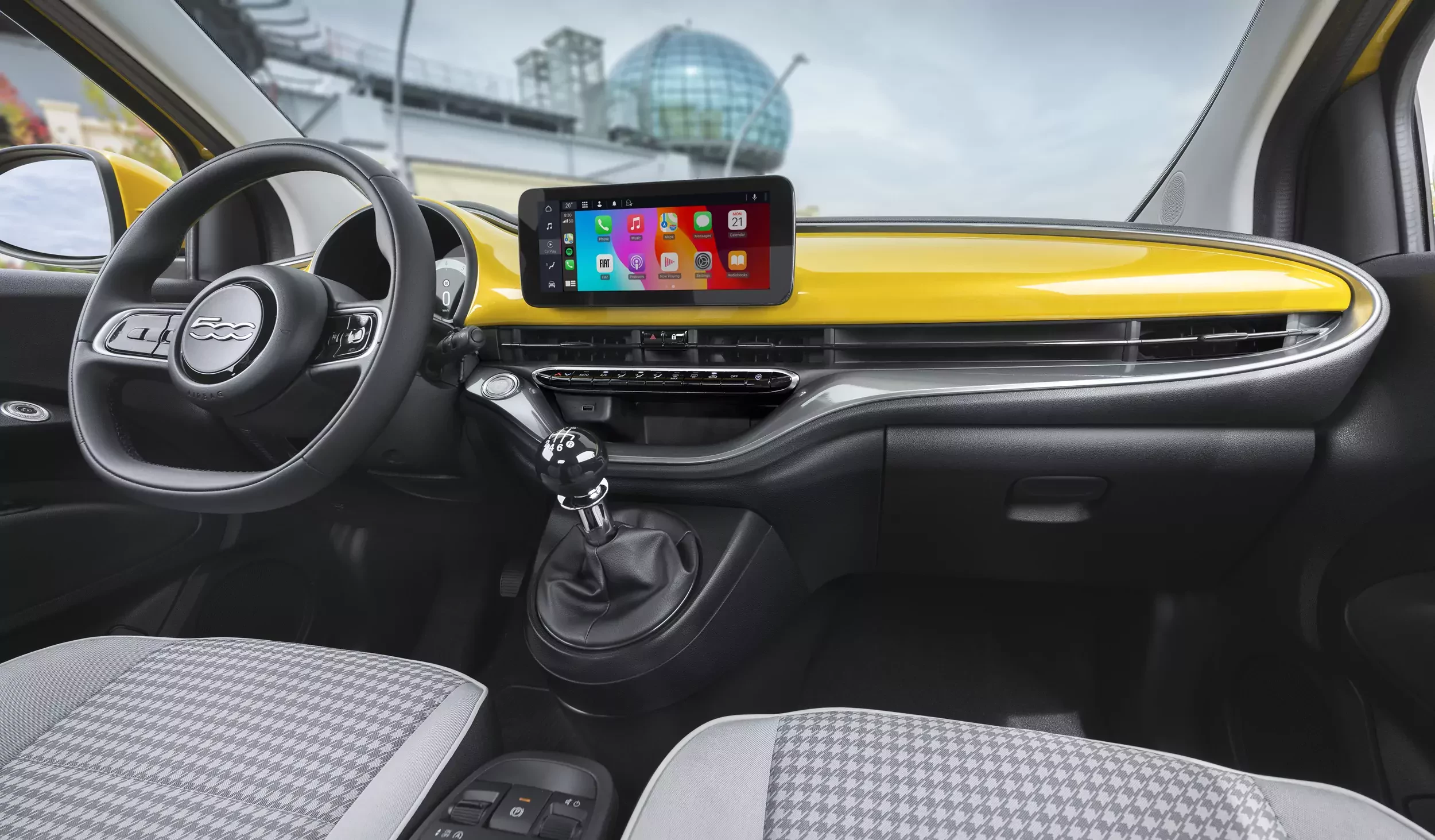 Włosi szykują się na tłumy w salonach. Nowy hybrydowy Fiat jest gotowy i ceną idzie na całość