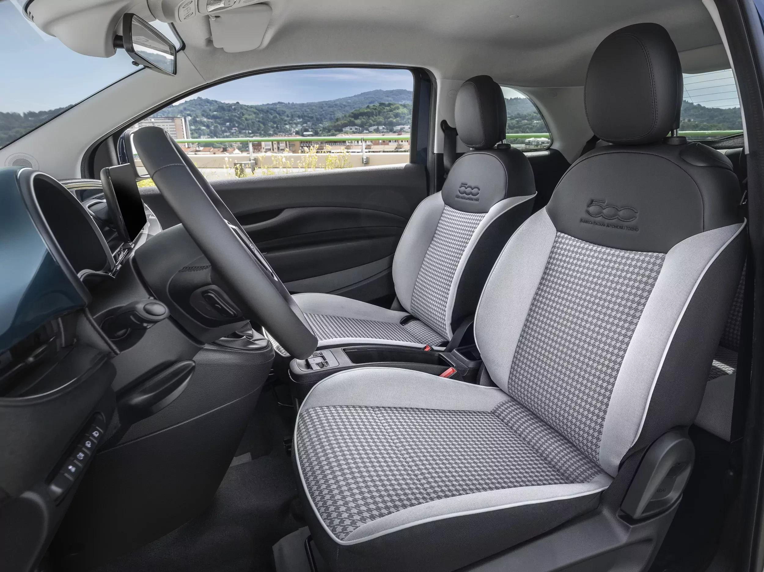 Fiat 500 Hybrid Torino_wnętrze