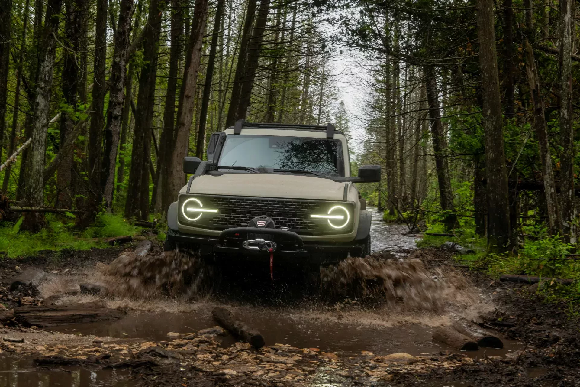 Ford Bronco SUV silnik moc osiągi turbo V6 cena ceny nowy używany napęd