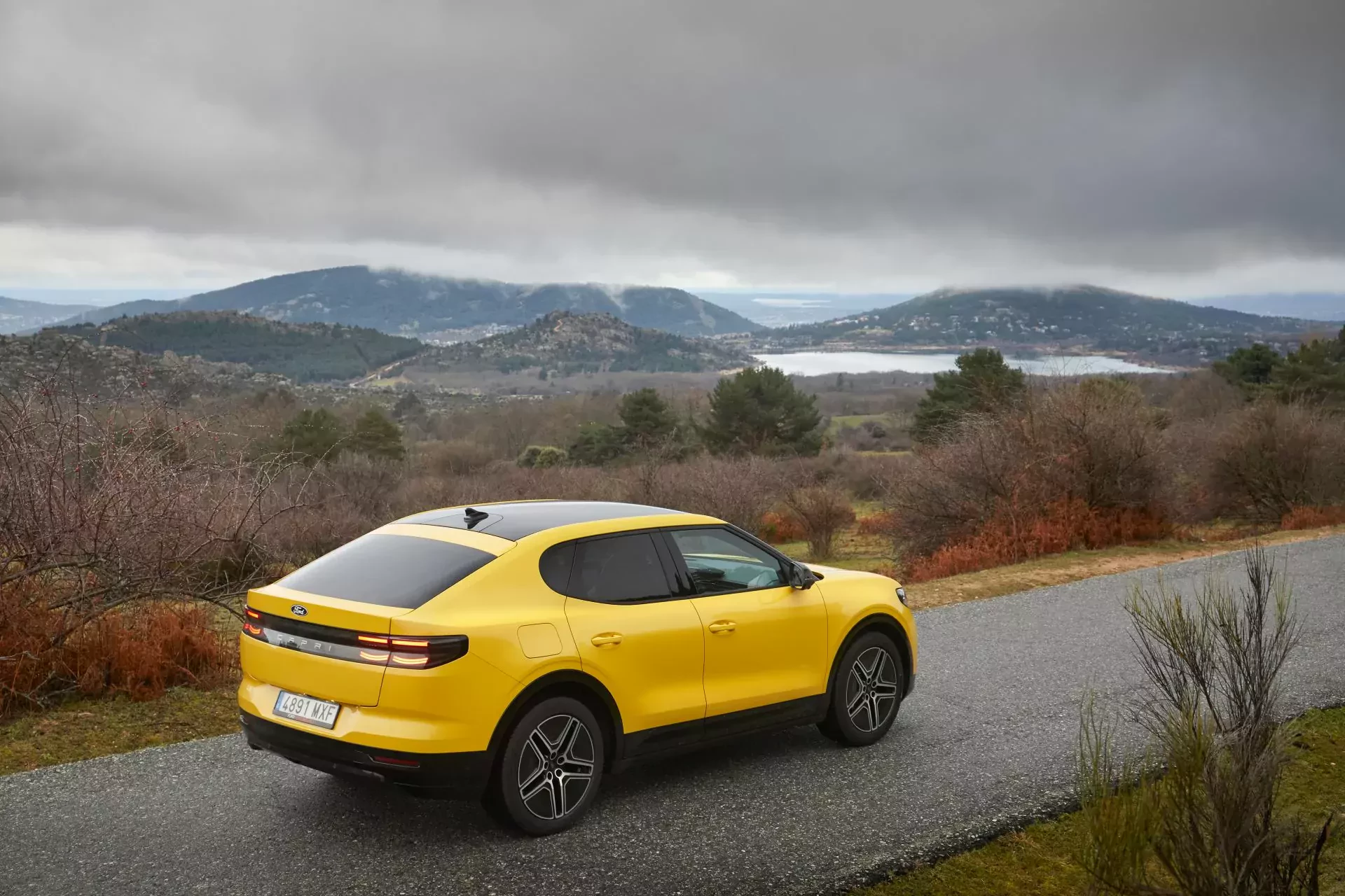 Ford Capri SUV Crossover nowy cena ceny dopłata elektryczny moc osiągi napęd zalety wady