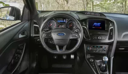 Ford Focus RS silnik moc drift tryby jazdy moc osiągi cena ceny używany napęd