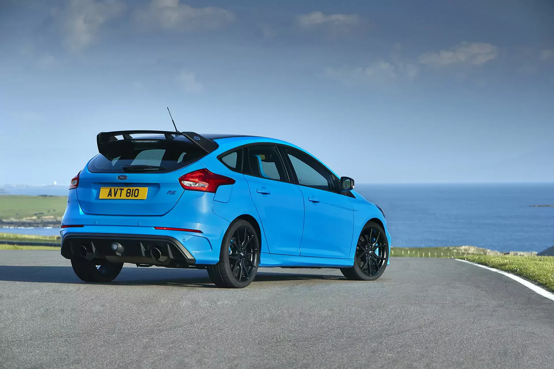 Ford Focus RS silnik moc drift tryby jazdy moc osiągi cena ceny używany napęd