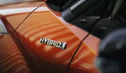 Hybrydowy SUV jaki wybrać Toyota C-HR
