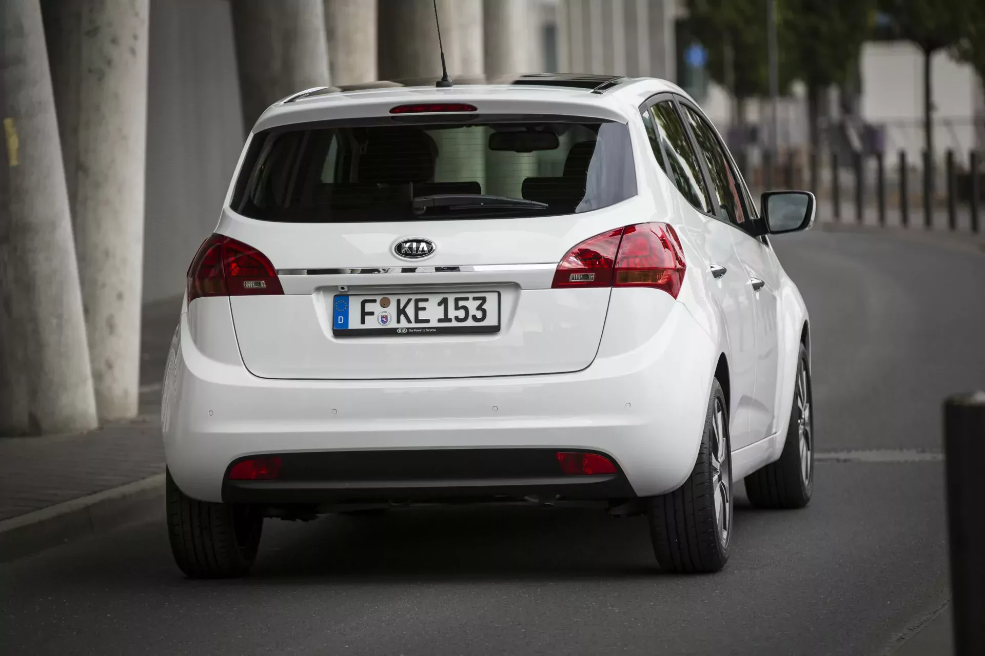 Kia Venga silnik cena spalanie moc osiągi minivan rodzinny ceny opinie oceny wady zalety