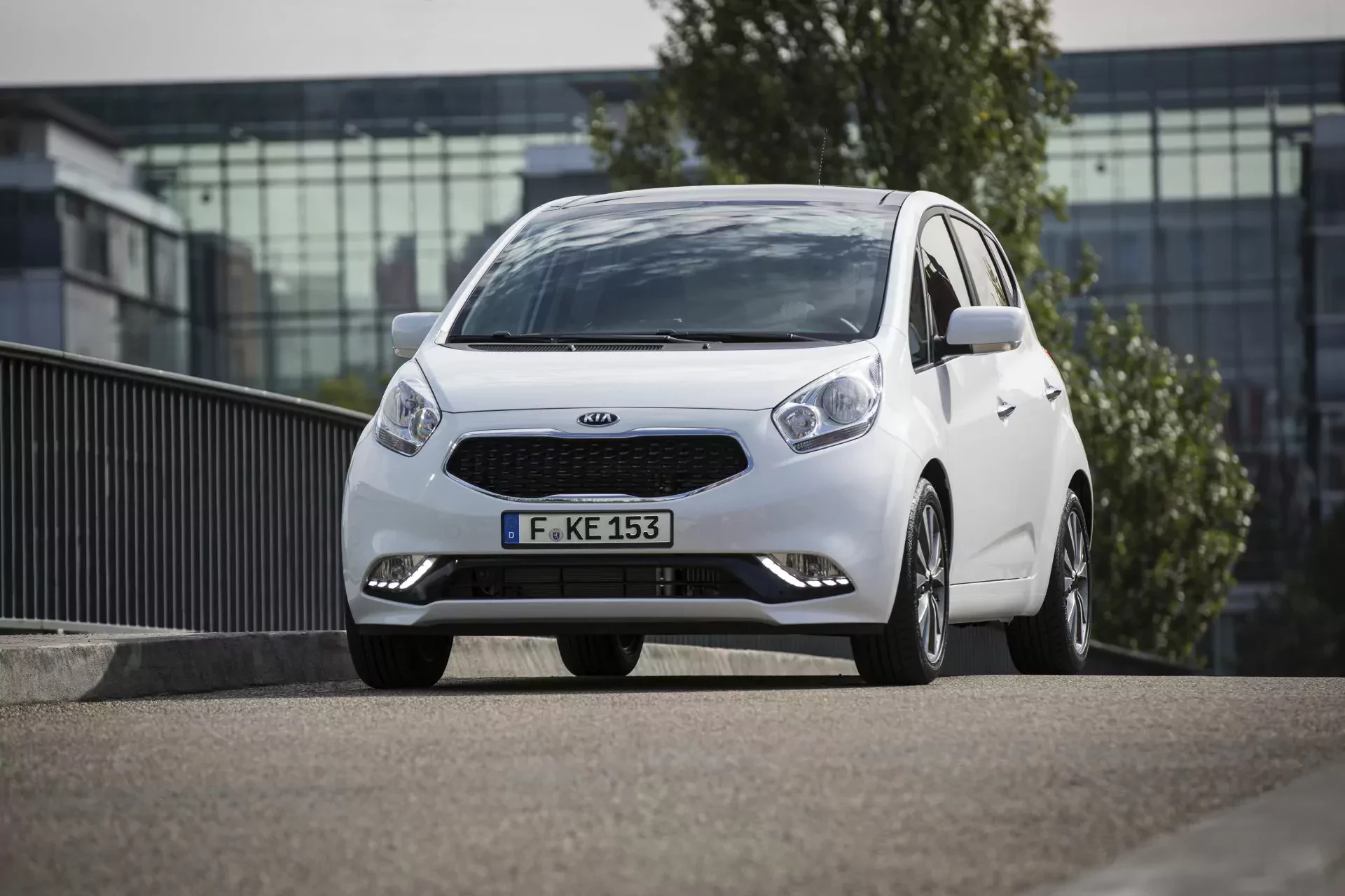 Kia Venga silnik cena spalanie moc osiągi minivan rodzinny ceny opinie oceny wady zalety