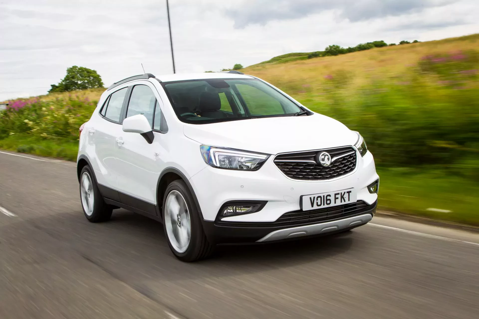 Opel Mokka crossover SUV ceny cena wyposażenie opinie oceny zalety wady silnik benzyna diesel