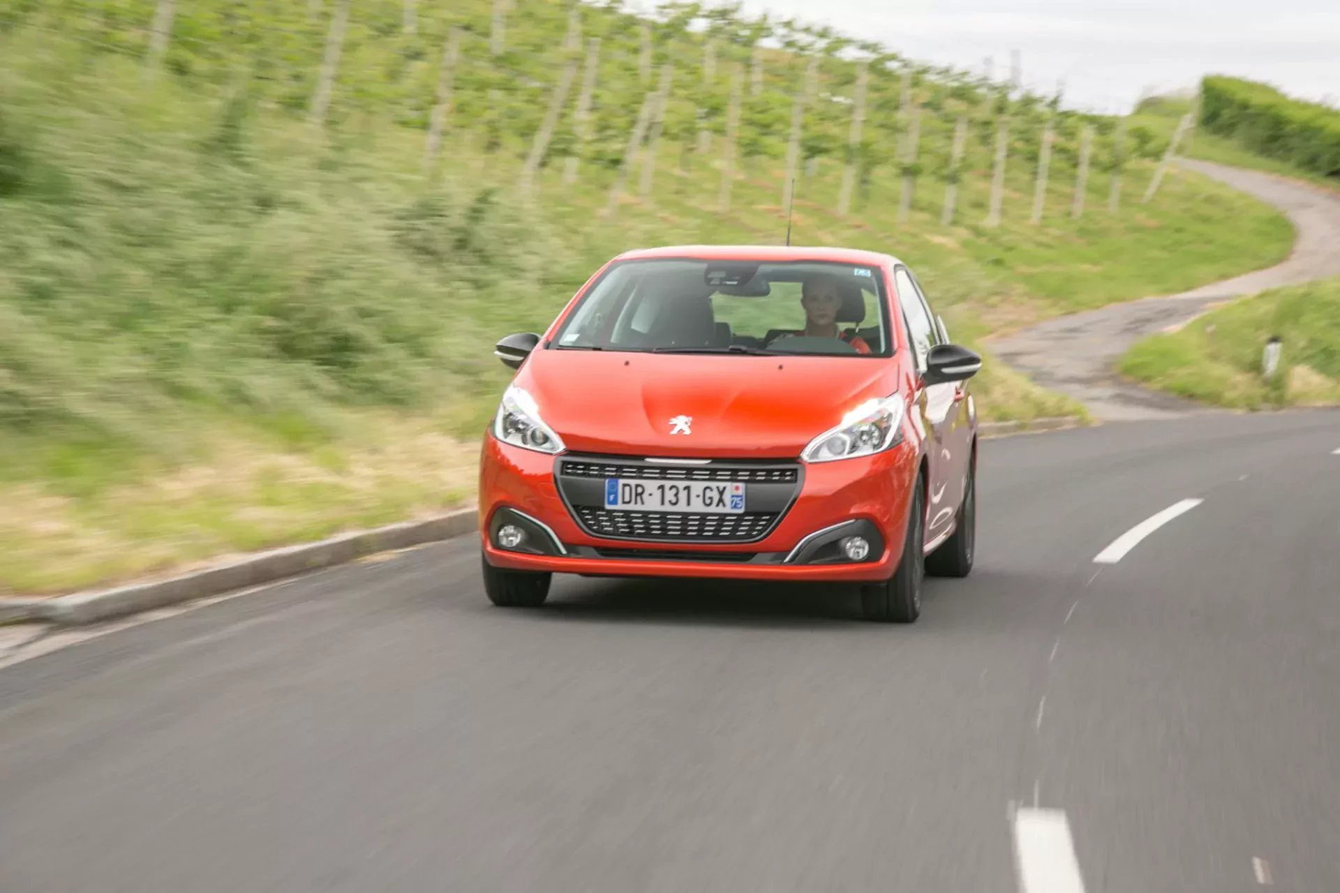 Peugeot 208 silnik cena ceny spalanie wady opinie zalety diesel benzyna awarie