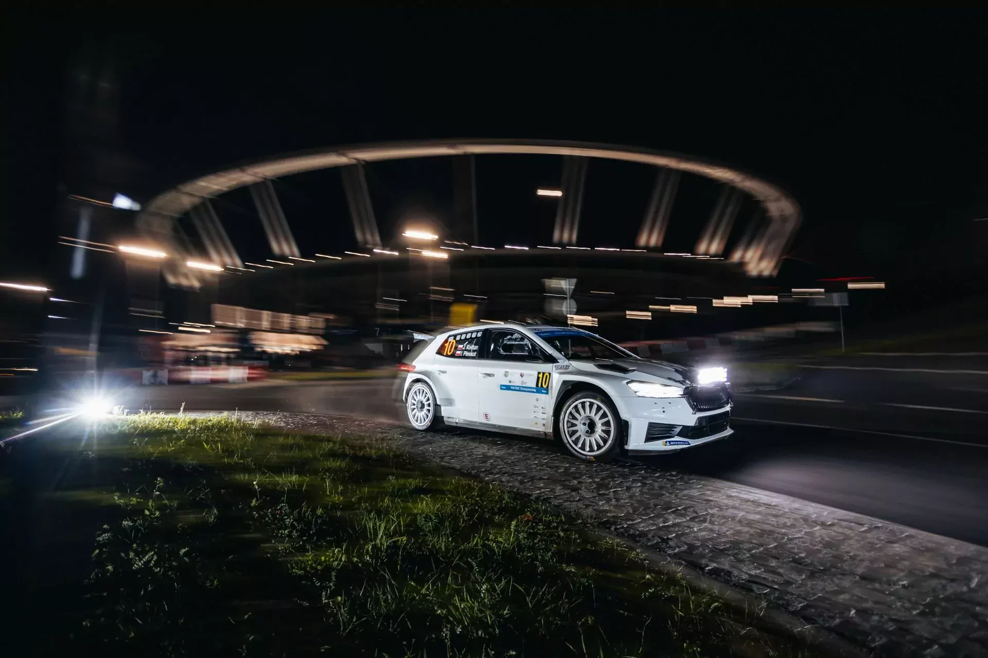 Stadion Śląski znów stanie się sercem polskich rajdów. Legendarny obiekt to ikona sportu i kultury