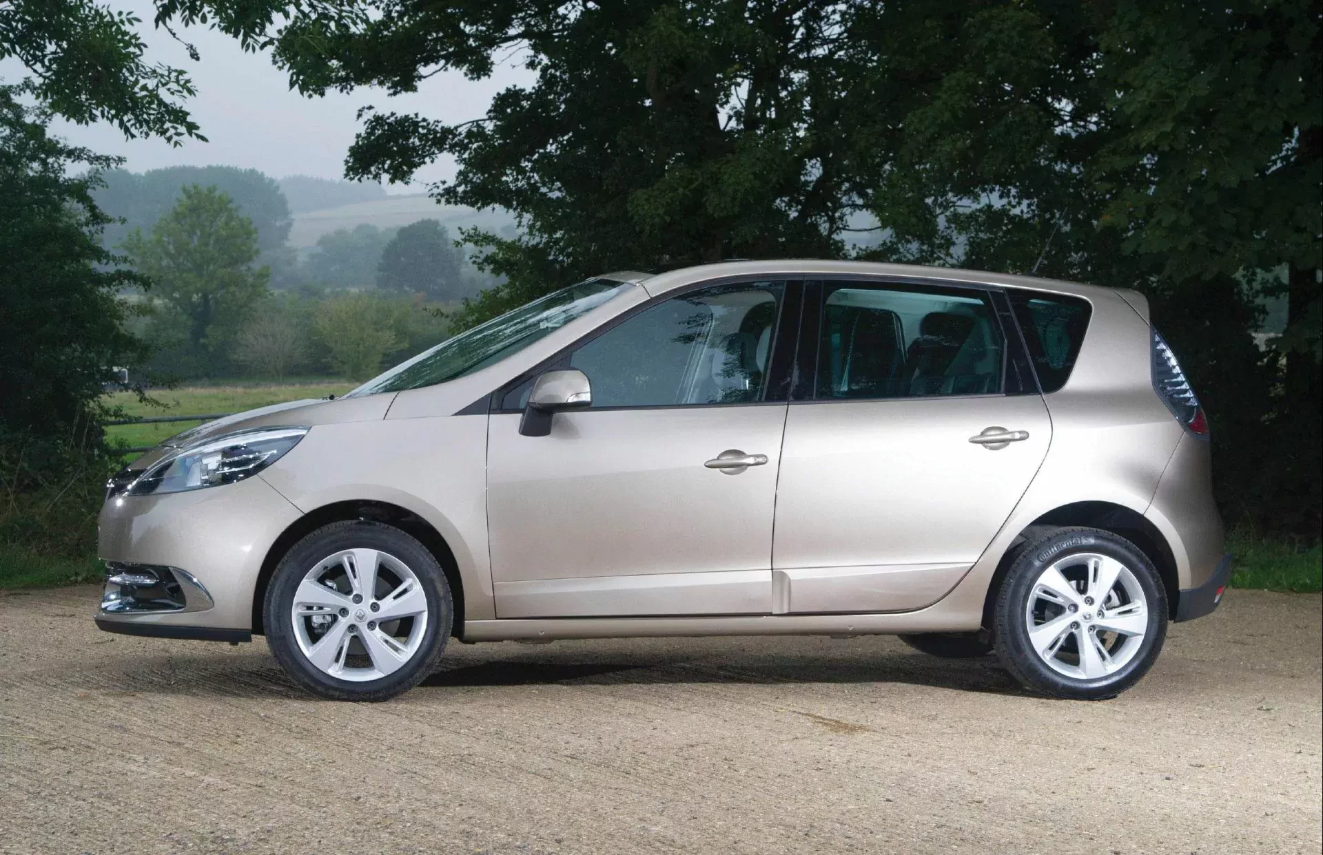 Renault Scenic silnik cena ceny używany spalanie oceny opinie zalety wady bagażnik