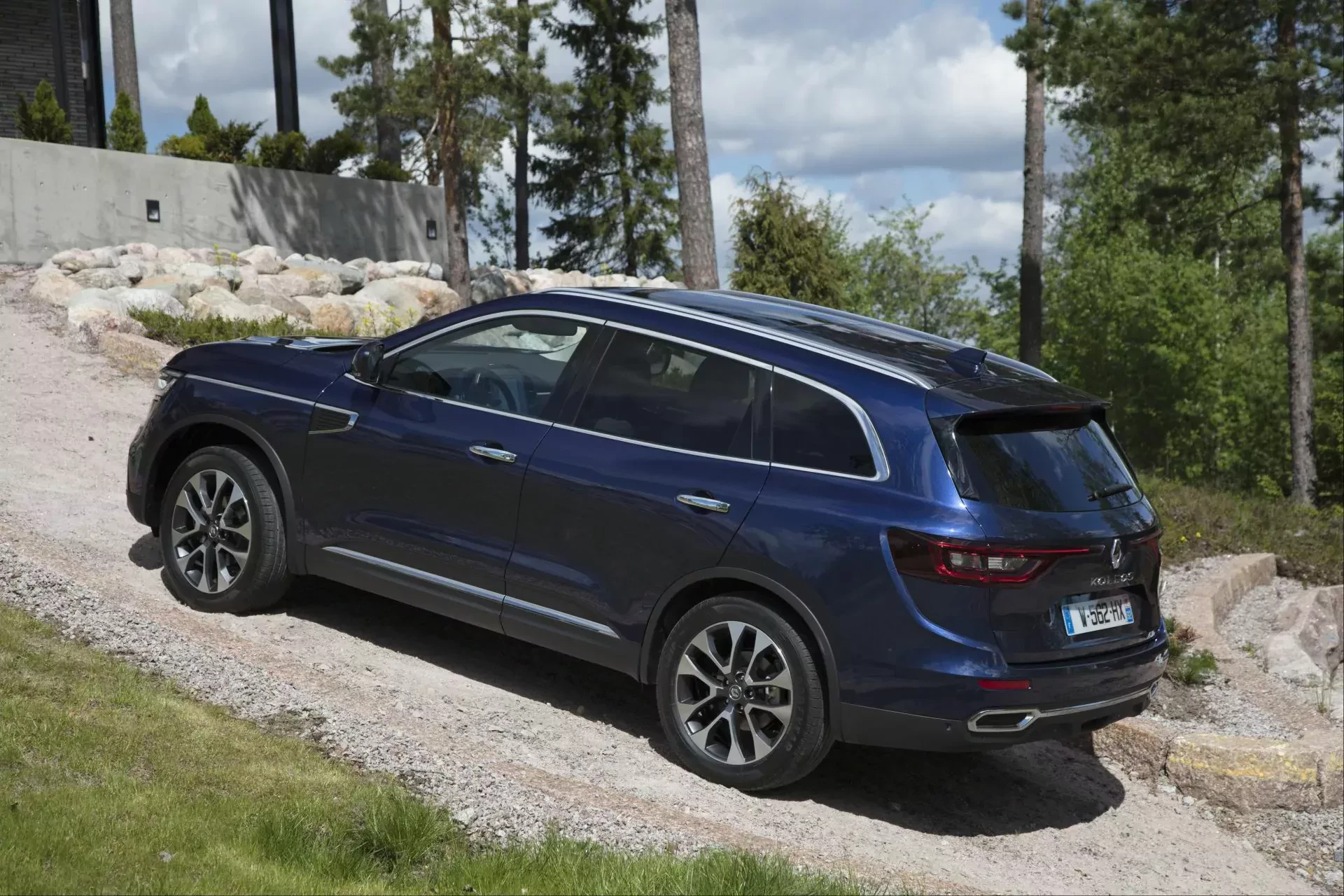 SUV Renault Koleos silnik benzyna diesel osiągi moc spalanie zalety wady opinie oceny cena ceny