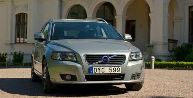 Volvo V50 kombi spalanie silnik diesel benzyna ceny cena zalety wady opinie oceny