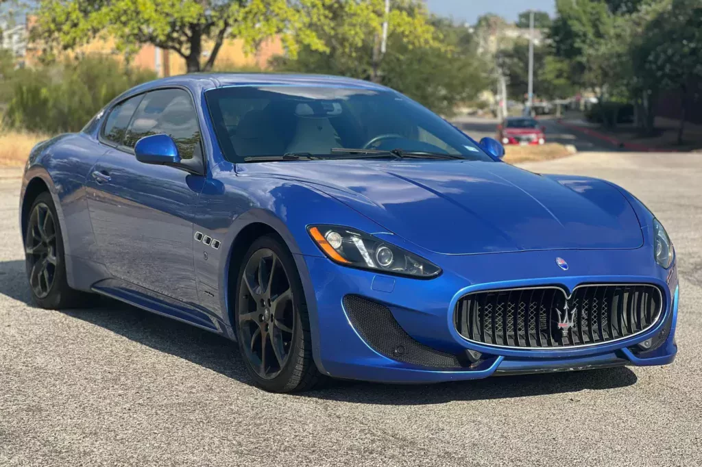 maserati-granturismo-silnik-ferrari