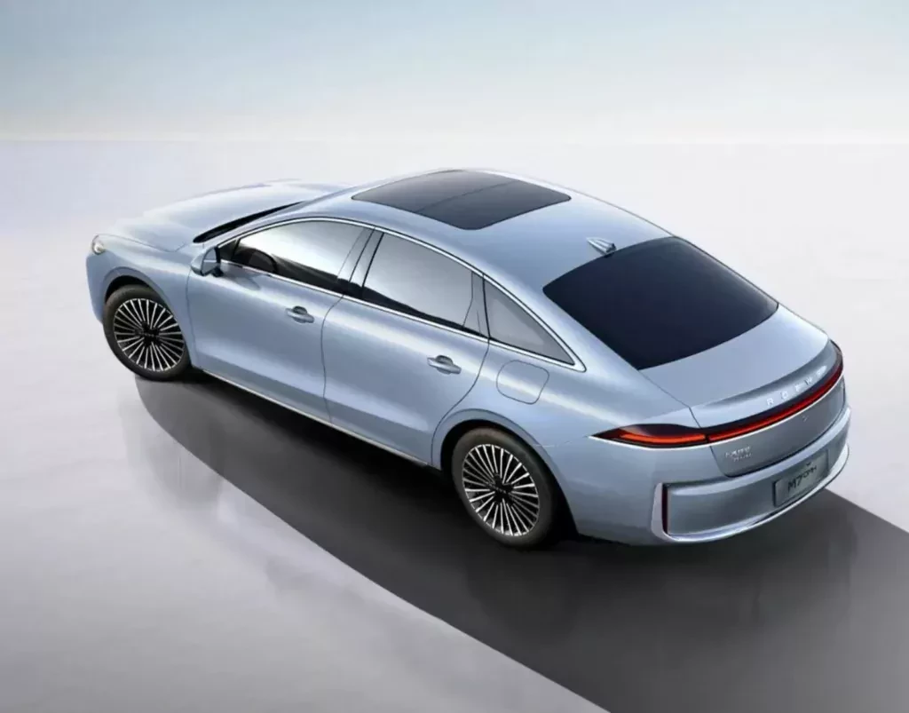 nowy-sedan-roewe-m7