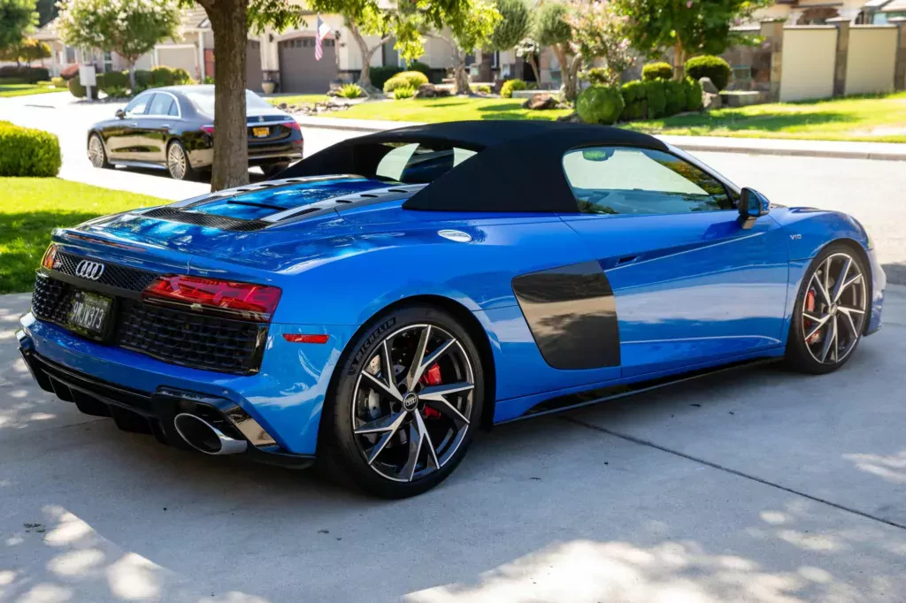 prawie-nowe-audi-r8