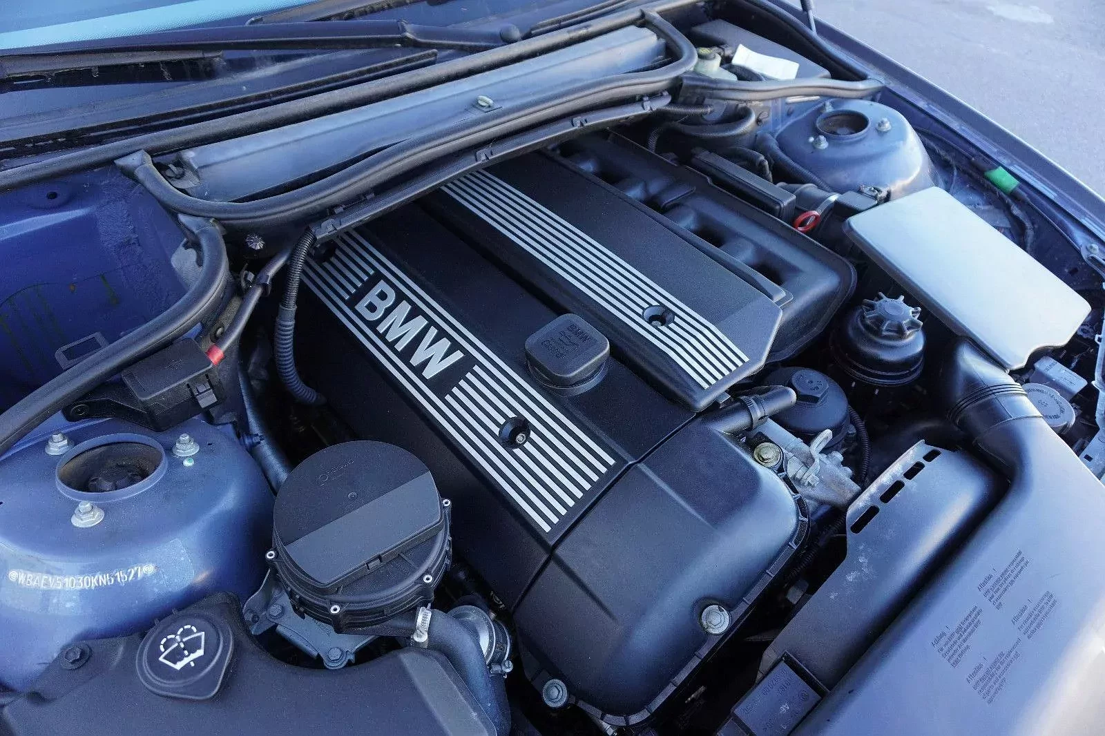 BMW Serii 3 ze „złotej ery” za 39 000 zł. Ma tylko 76 tys. km i najlepszy możliwy silnik pod maską