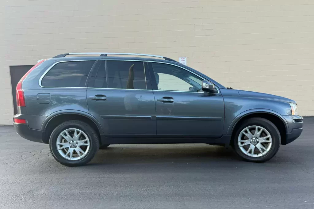 volvo-xc90-suv-v8