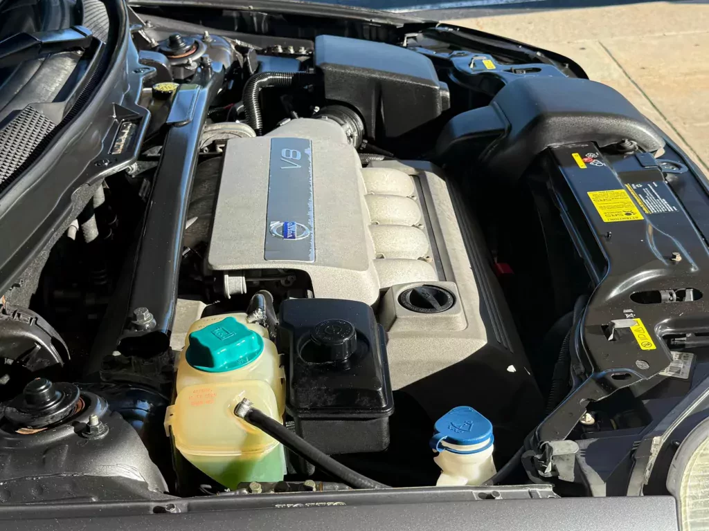 volvo-xc90-suv-v8