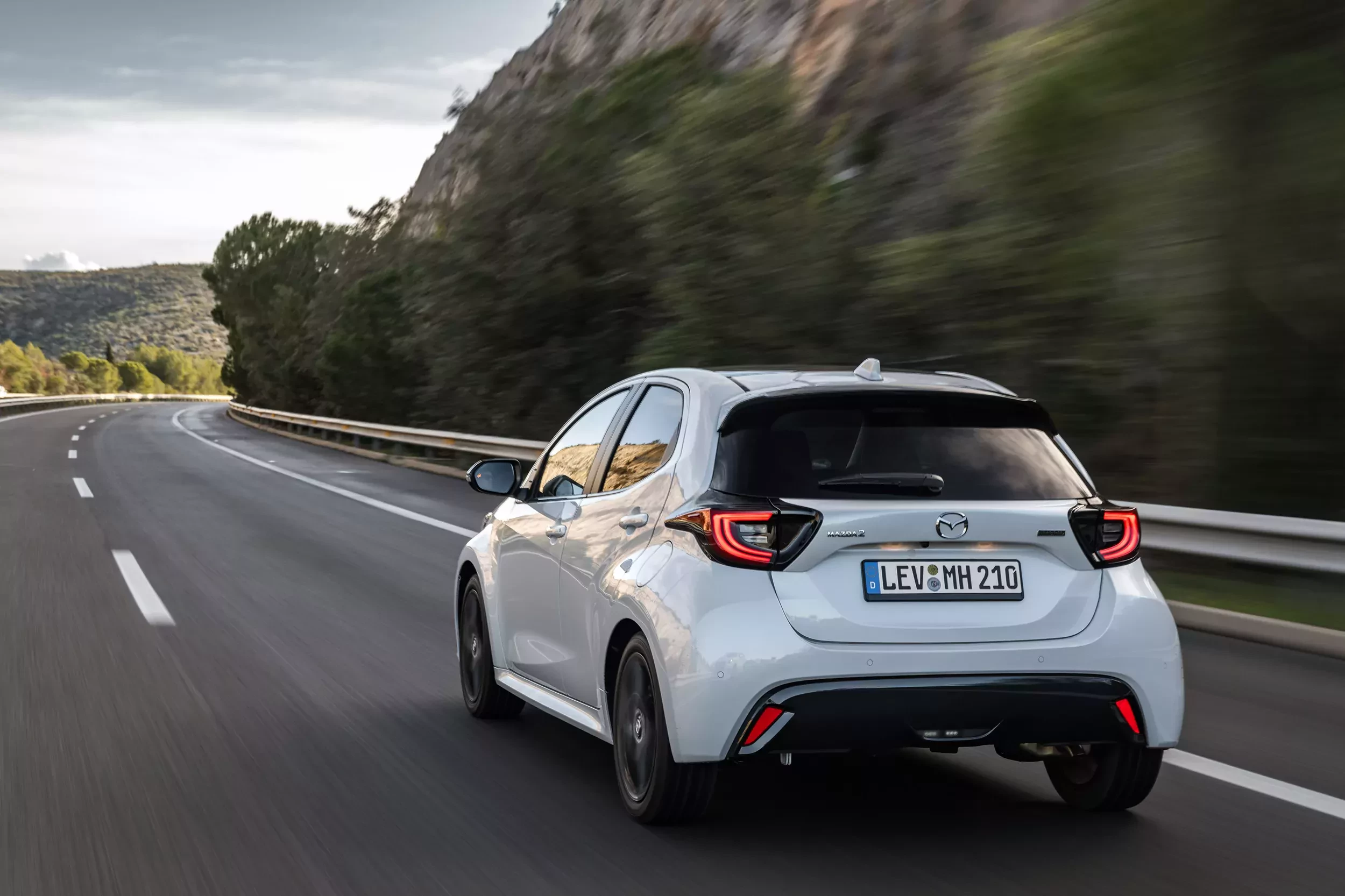 2024_mazda 2-hybrid_spalanie ceny