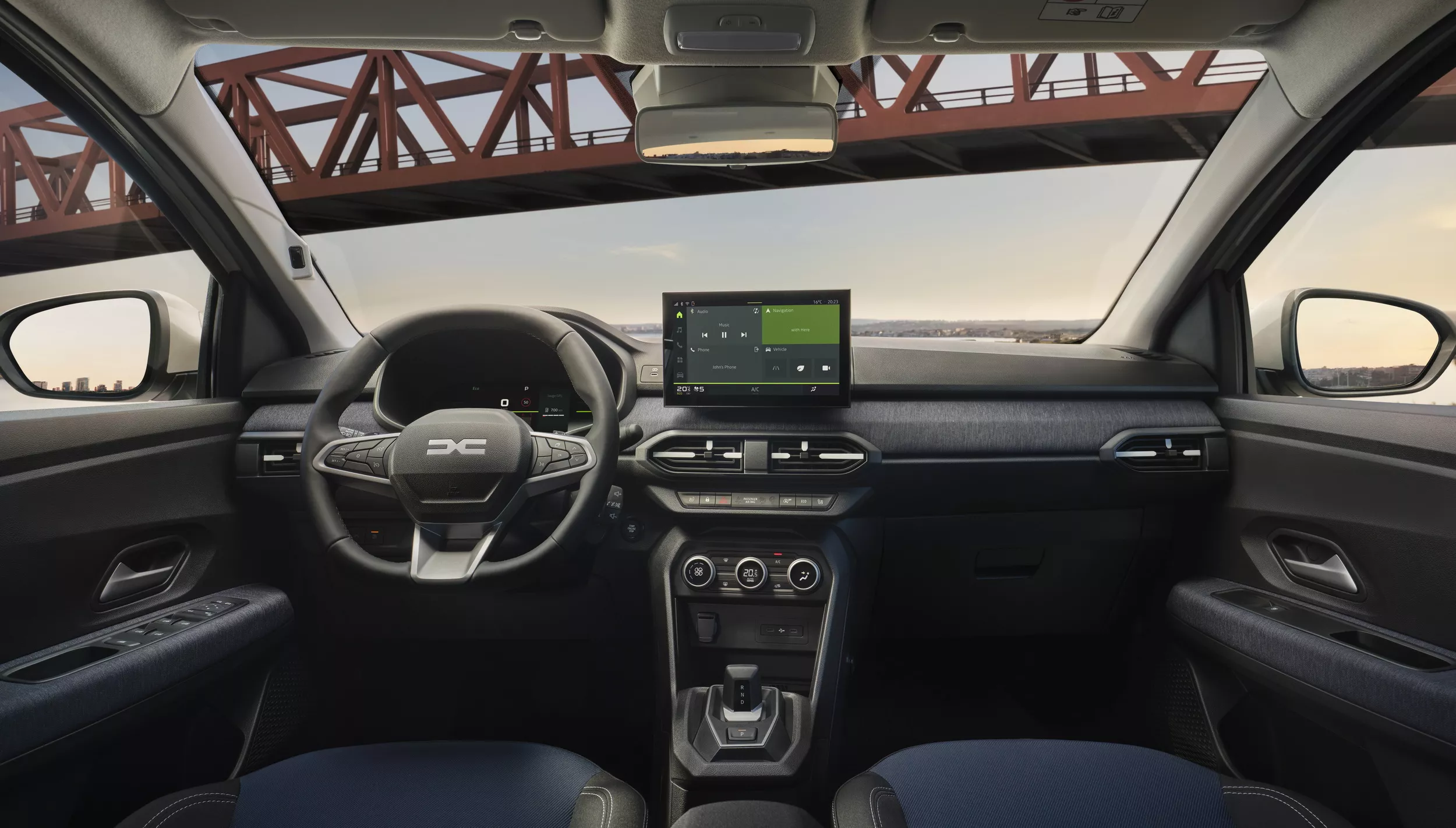 Dacia przechytrzyła Volkswagena i Toyotę w całej Europie. Tu niby szyby na korbki, ale za lekką dopłatą hybryda tańsza od Yarisa