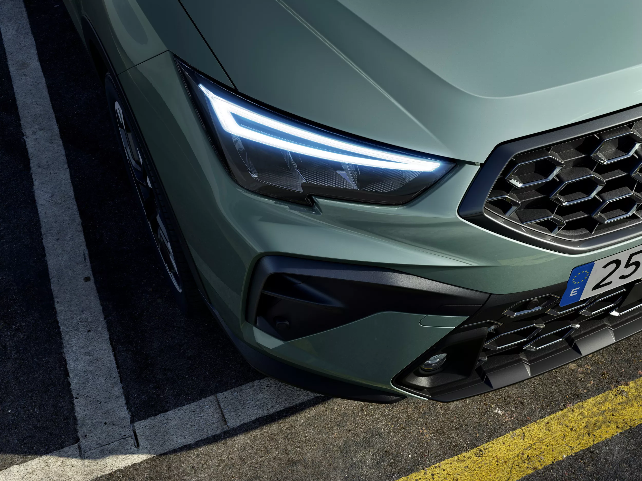 SEAT odświeża swoje dwa kultowe modele. Z ceną od 74 000 zł powalczy ze Skodą