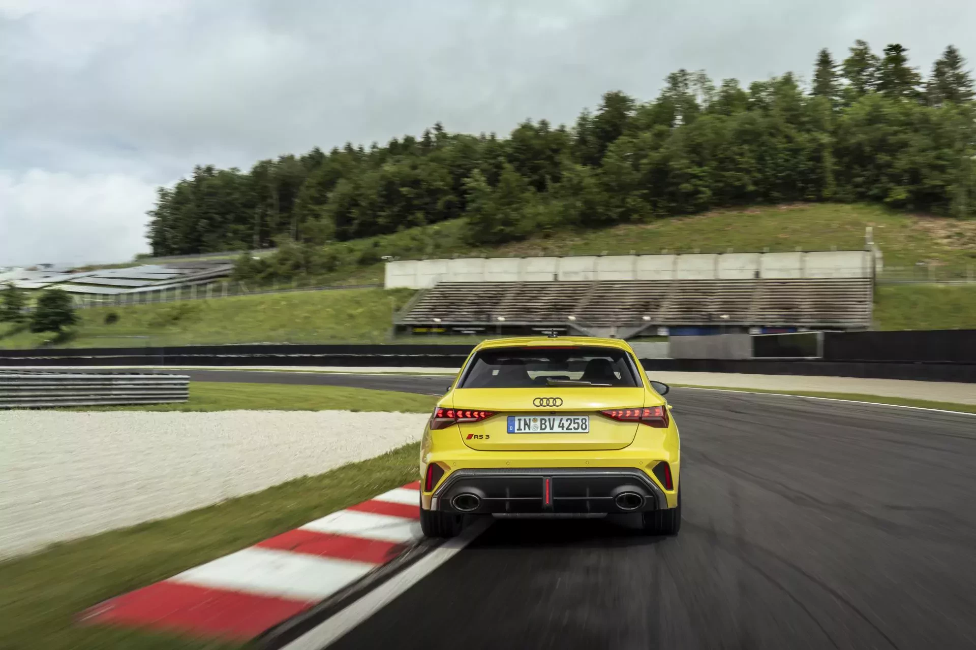 Audi RS3 A3 RS 3 silnik moc cena ceny nowe używane opinie oceny zalety wady