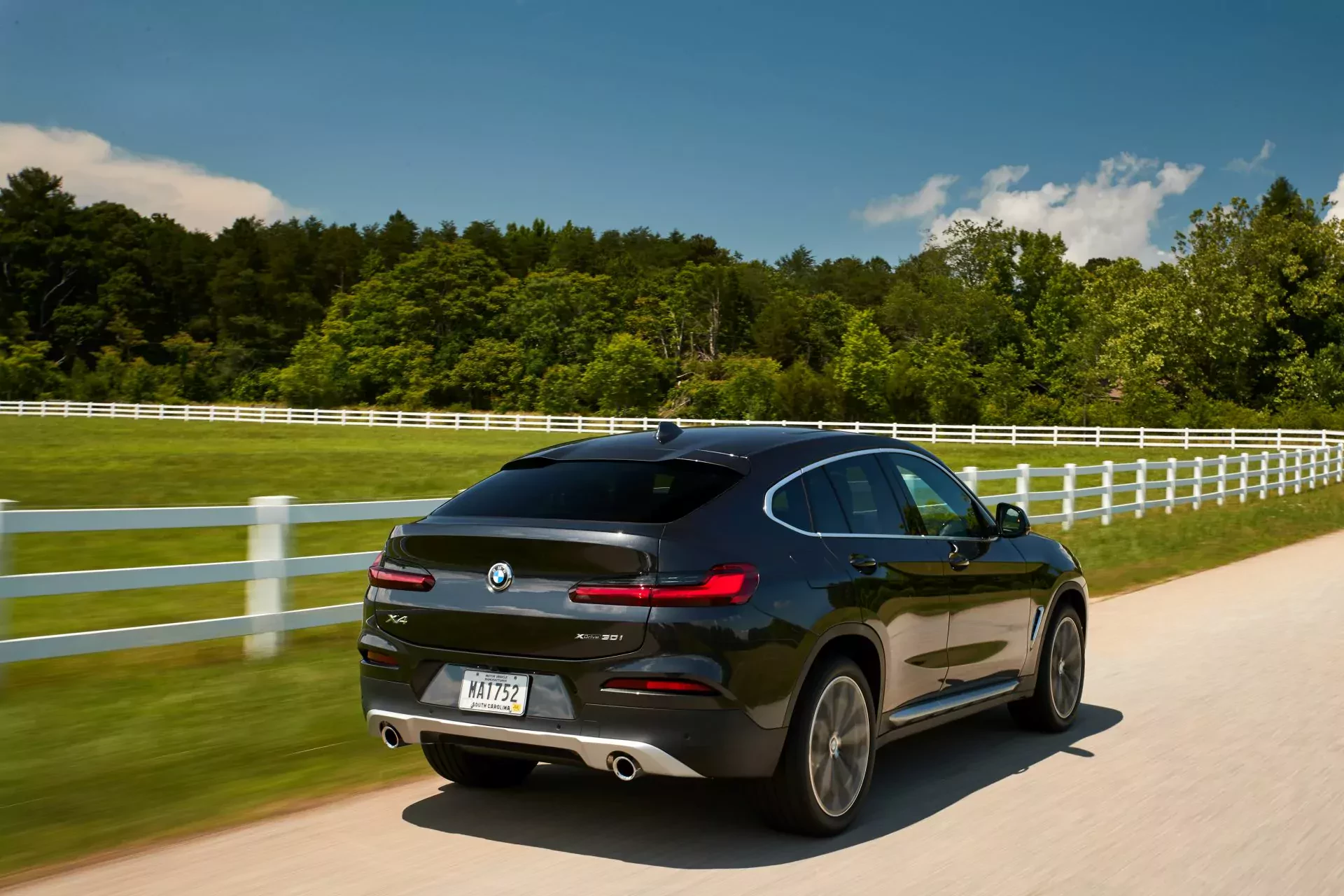 BMW X4 silnik cena moc spalanie SUV ceny opinie oceny zalety wady silnik benzyna diesel napęd