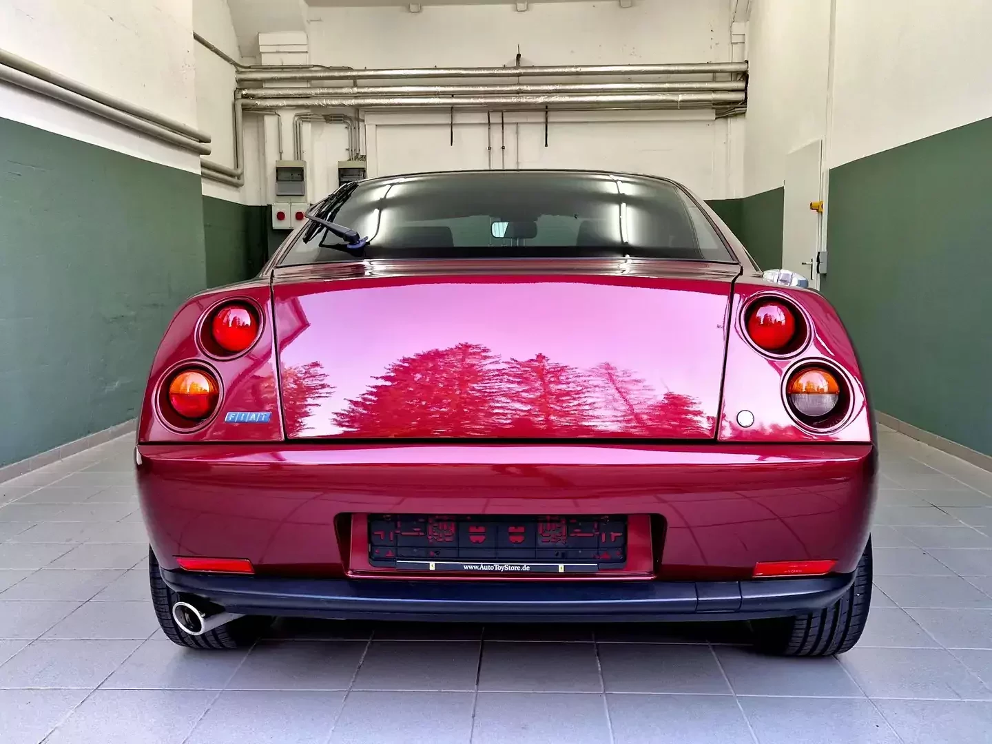 Fiat Coupe 1996. widok z tyłu