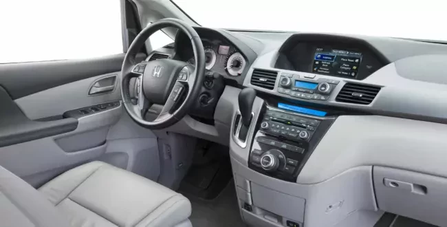 Honda Odyssey minivan rodzinny samochód opinie oceny zalety wady cena ceny używany