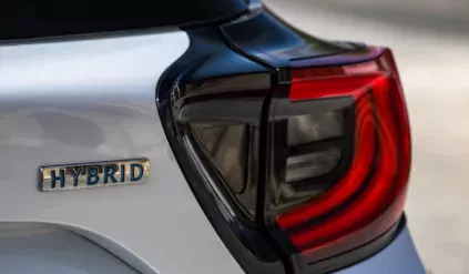 Hybrydowa jak Toyota Mazda 2 detale ceny