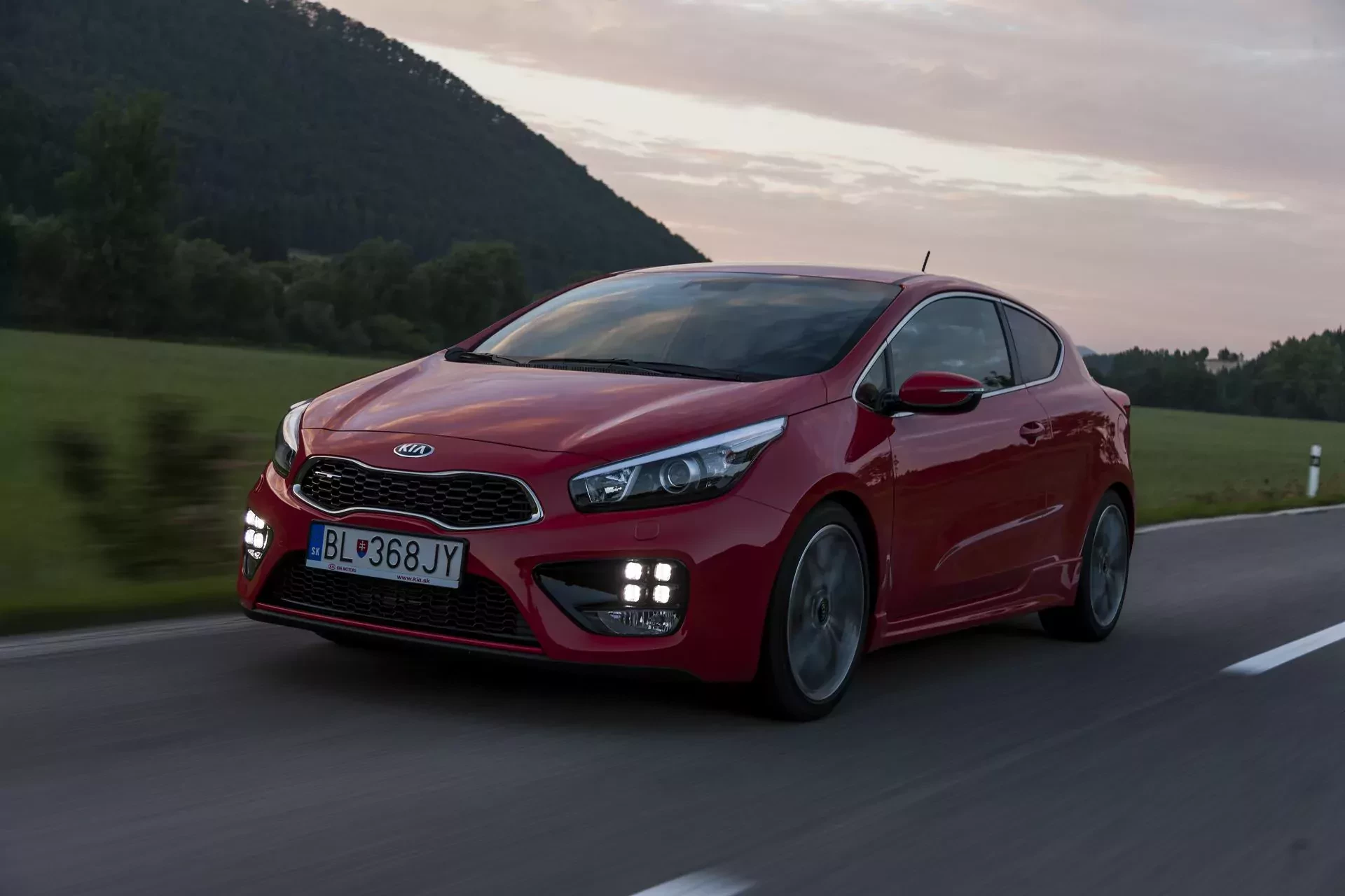Kia Proceed silnik cena spalanie oceny opinie zalety wady benzyna diesel moc osiągi używana