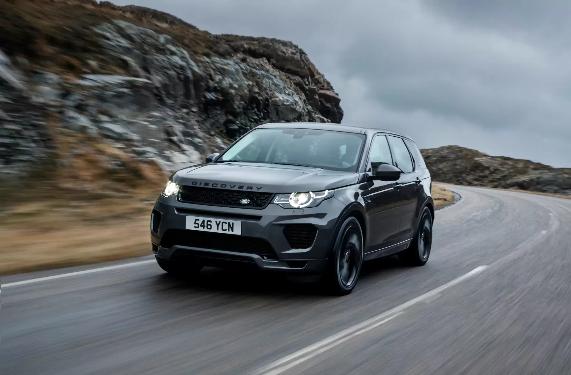 Land Rover Discovery Sport SUV silnik cena ceny moc używany benzyna diesel opinie oceny bezpieczeństwo