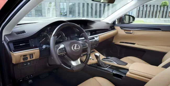 Lexus ES luksusowa limuzyna sedan komfort wyposażenie opinie oceny zalety wady cena ceny