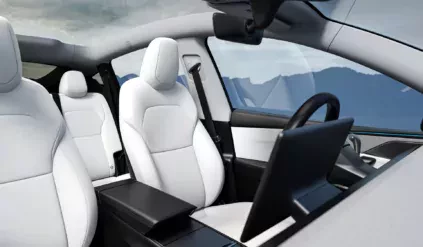 Tesla Model Y 2025 wnętrze