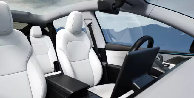 Tesla Model Y 2025 wnętrze
