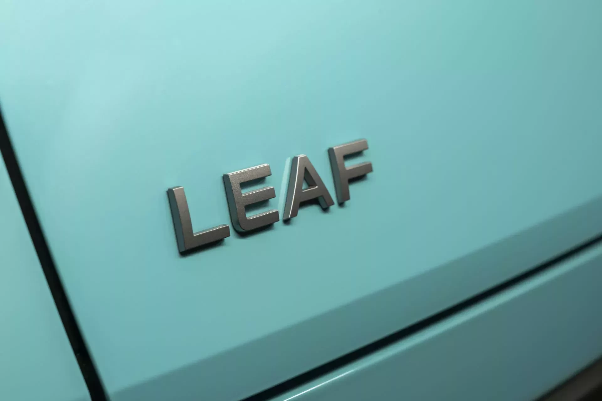 Nissan Leaf elektryczny silnik zasięg bateria opinie oceny ładowanie zalety wady