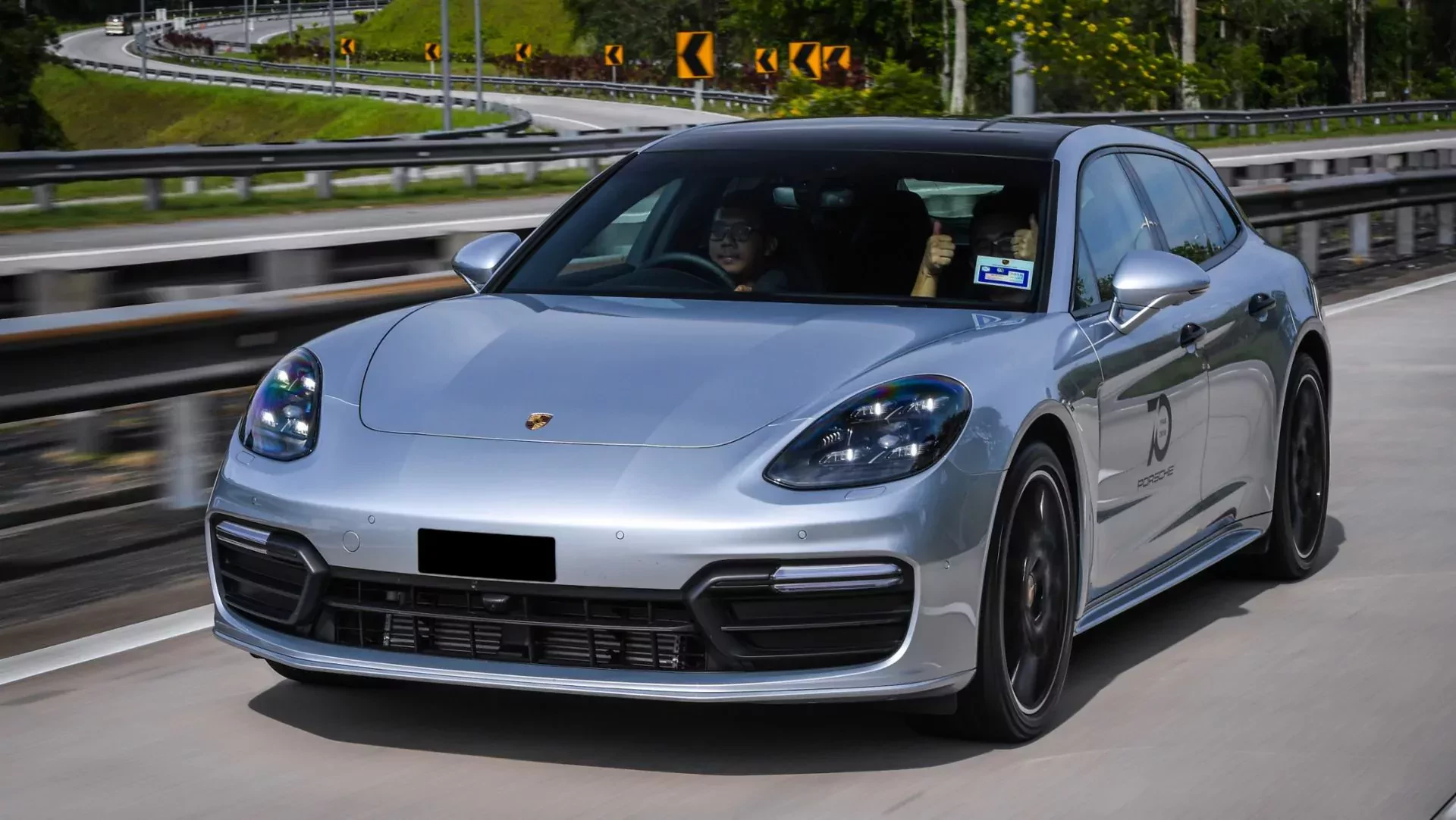 Porsche Panamera cena nowe używane osiągi moc silnik benzyna diesel hybryda