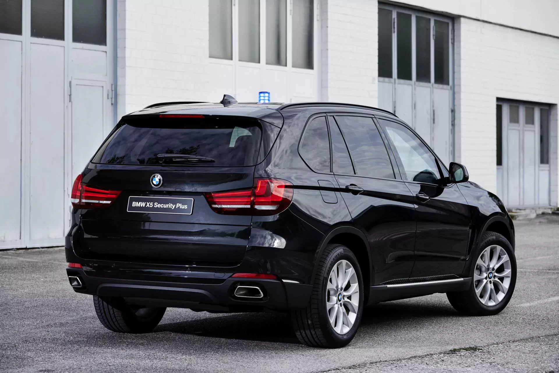 SUV BMW X5 benzyna diesel silnik cena ceny spalanie moc osiągi wyposażenie zalety wady opinie oceny