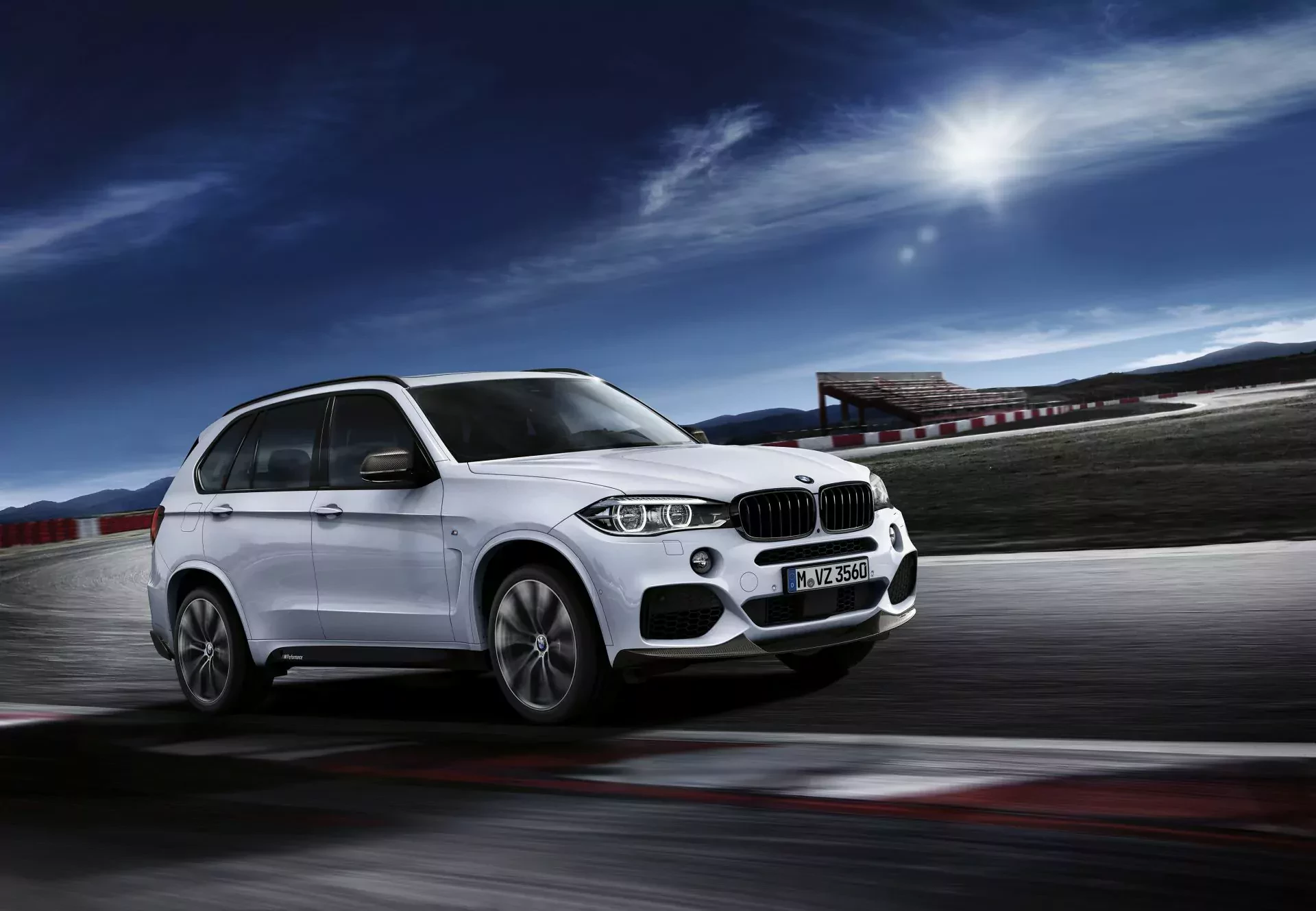 SUV BMW X5 benzyna diesel silnik cena ceny spalanie moc osiągi wyposażenie zalety wady opinie oceny