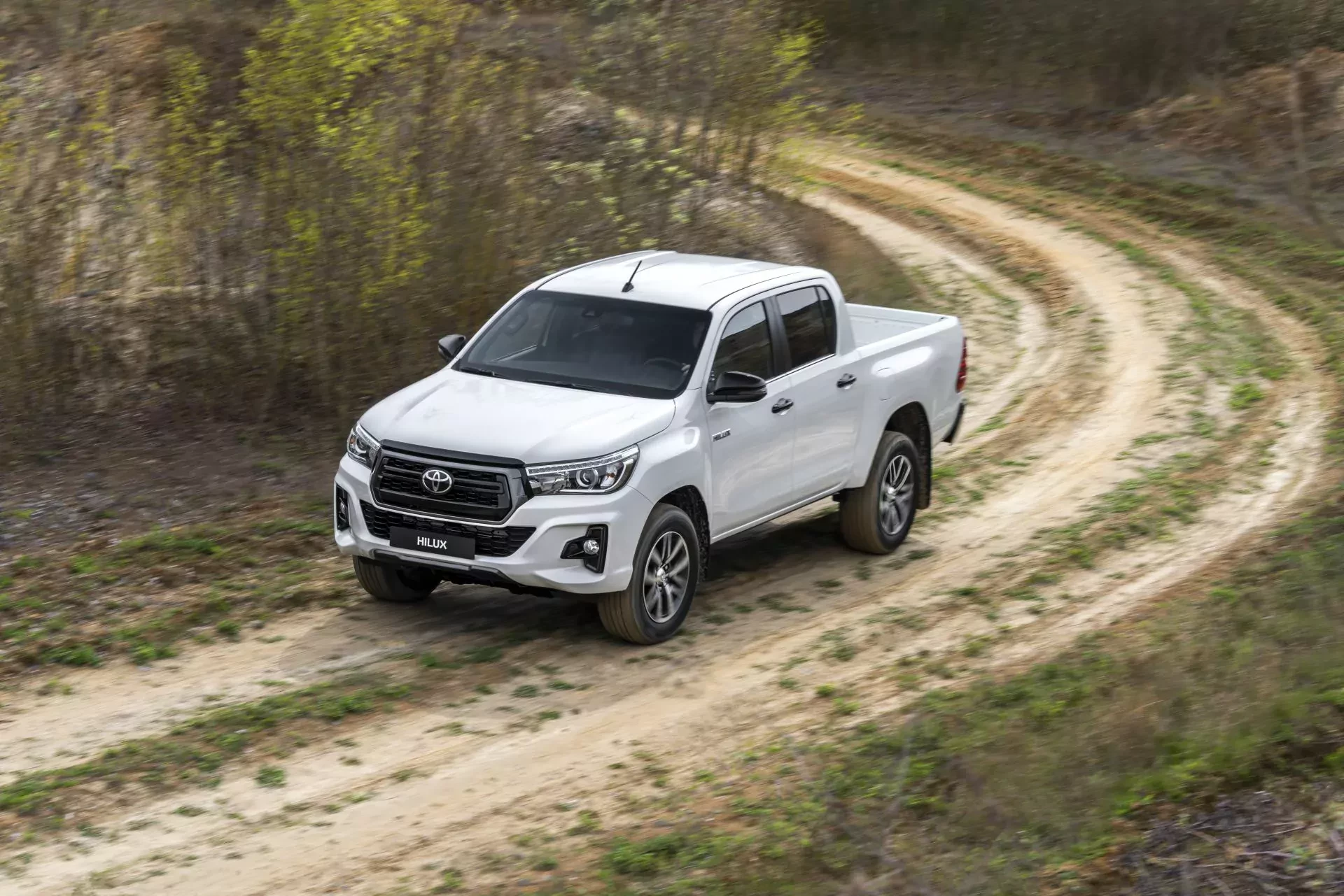 Toyota Hilux pickup silnik cena moc ceny używana nowa zalety wady opinie oceny