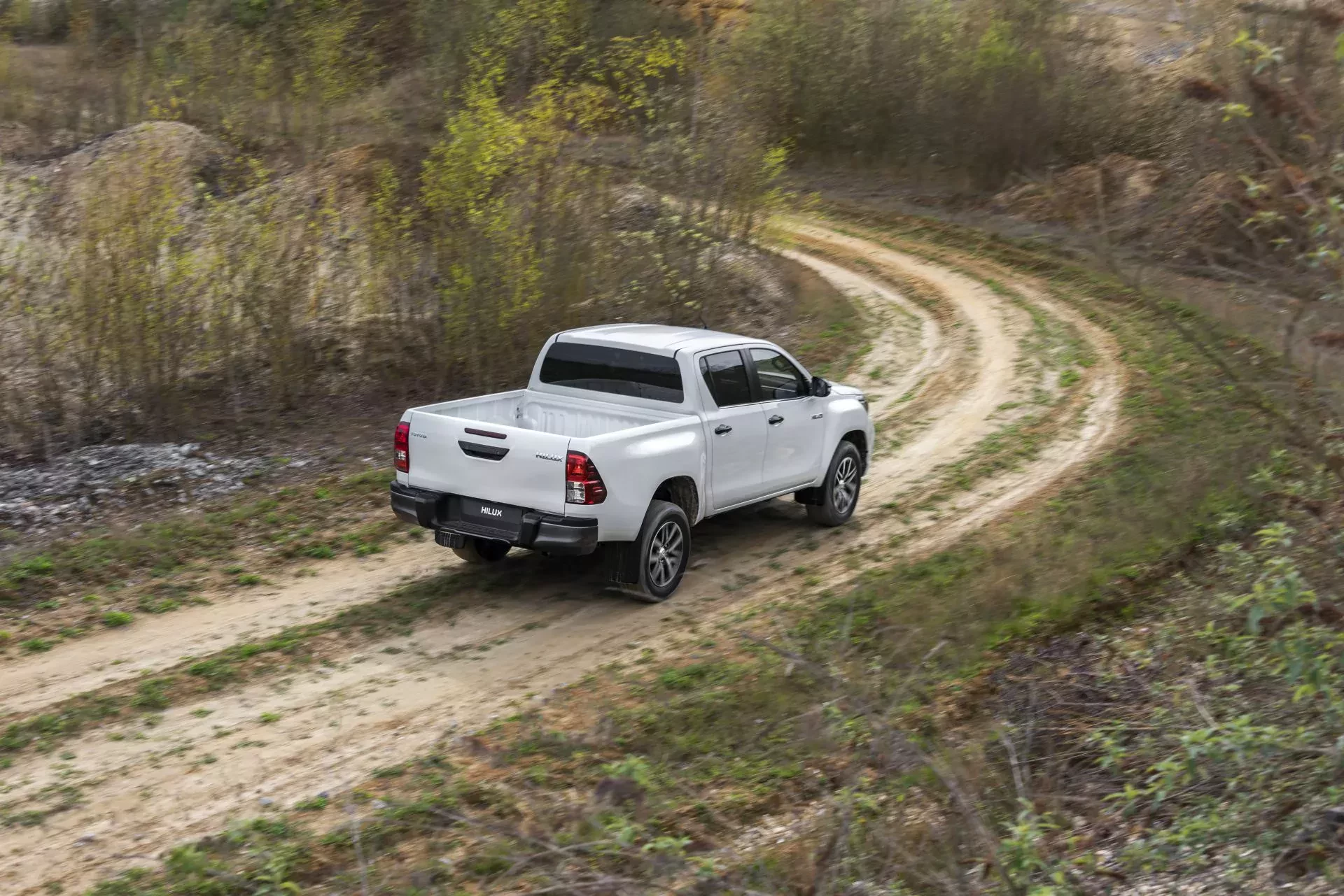 Toyota Hilux pickup silnik cena moc ceny używana nowa zalety wady opinie oceny