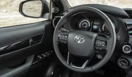 Toyota Hilux pickup silnik cena moc ceny używana nowa zalety wady opinie oceny