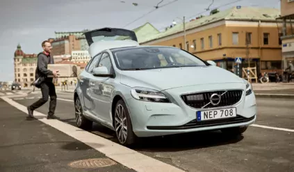 Volvo V40 silnik przebieg cena ceny używany moc spalanie benzyna diesel zalety wady opinie oceny bezpieczeństwo