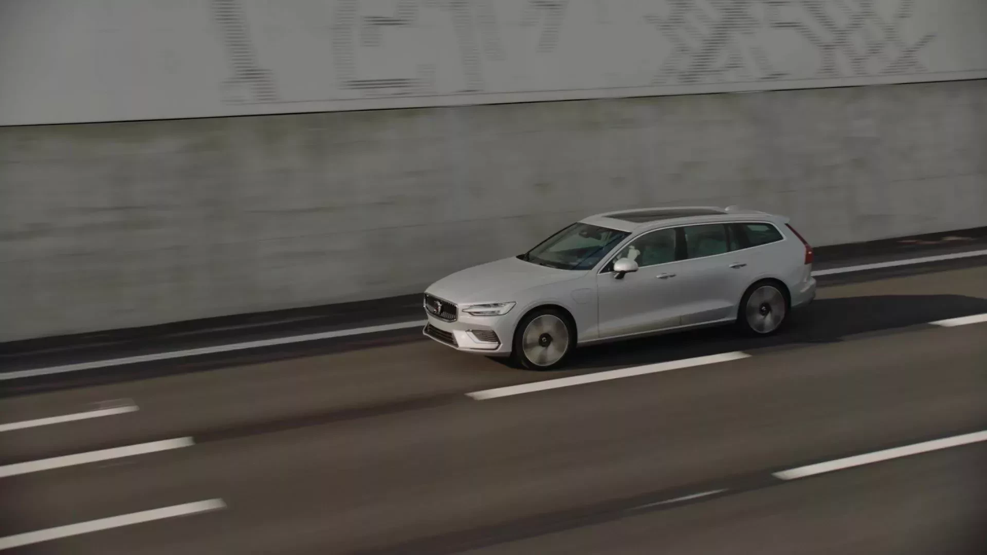 Volvo V60 rodzinne kombi nowe używane cena ceny silnik spalanie opinie oceny zalety