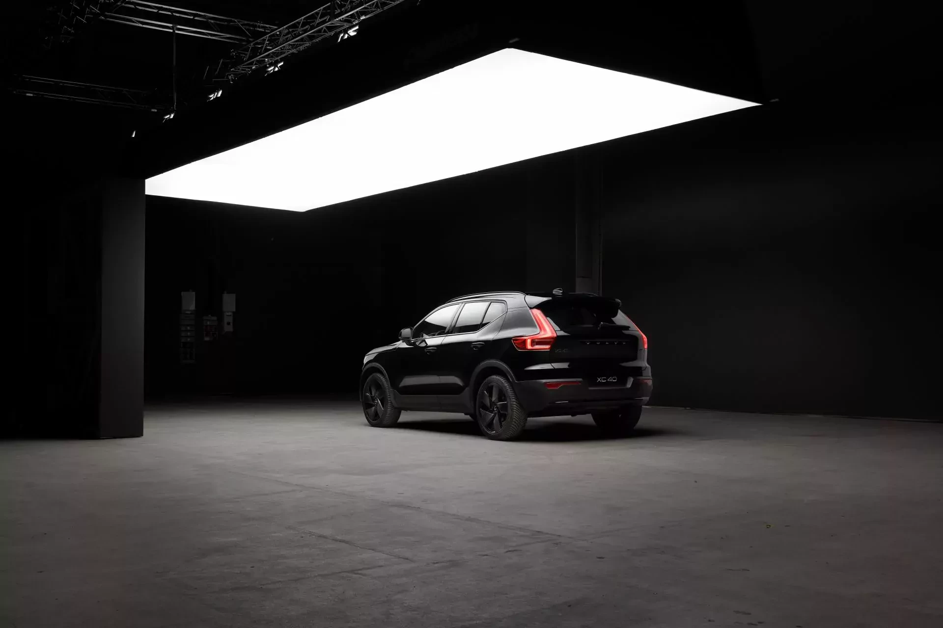 Volvo XC40 SUV silnik moc osiągi spalanie cena ceny nowy używany opinie oceny zalety wady